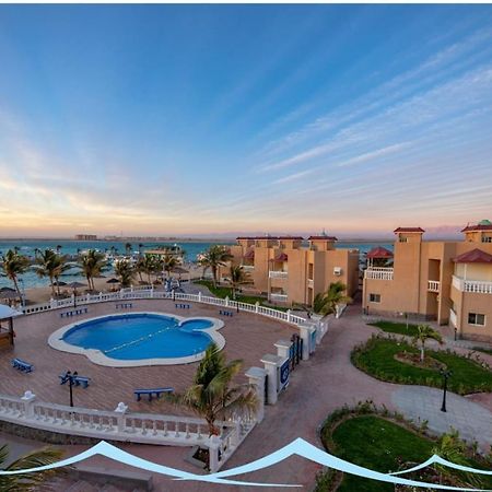 Dolphin Beach Resort Lambo Exterior foto