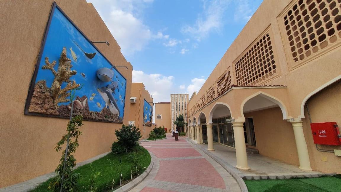 Dolphin Beach Resort Lambo Exterior foto